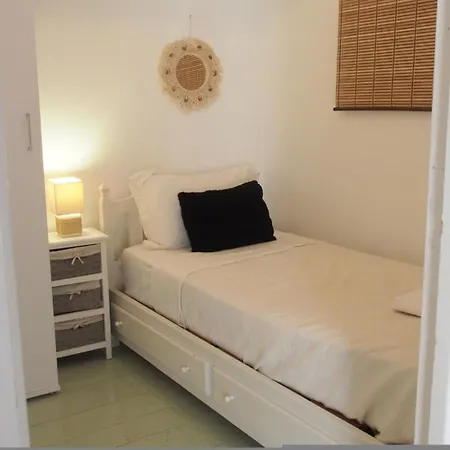 Casa vacanze Maria's Traditional House In *